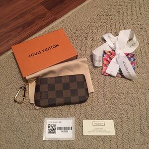 Louis Vuitton Key Pouch in Damier Ebene